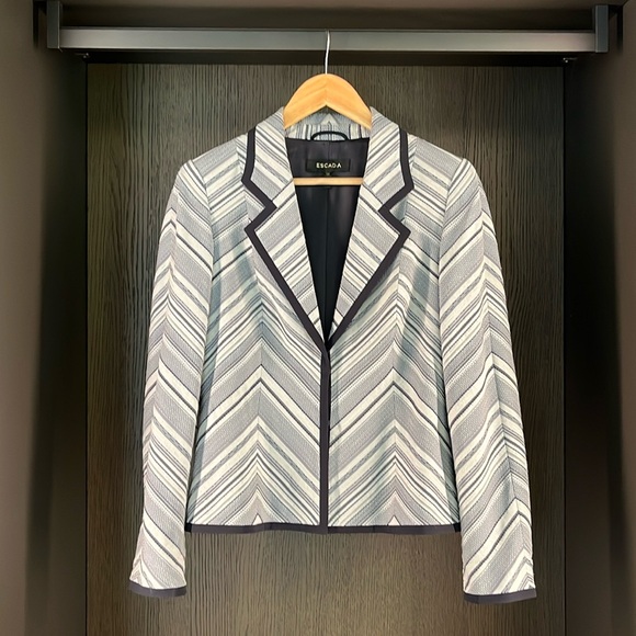 “SOLD” Escada Silk Lined Navy Blazer Single Breasted Multistripe Contrast Trim - Picture 5 of 16